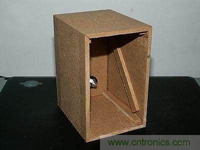 焊接完畢，背面