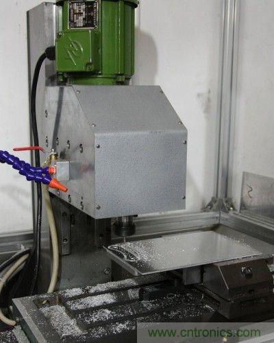 DIY:自制無線控制機器人