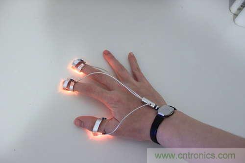 LED多點(diǎn)觸控手套DIY:把各部分焊接起來,測試