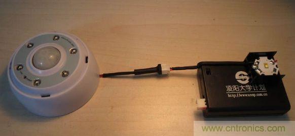 上接口插頭插座，套上熱縮管