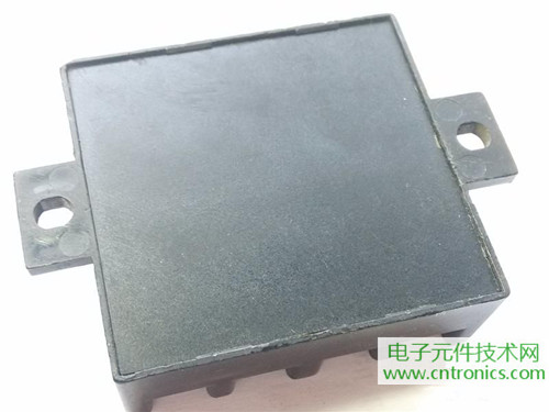 漏電保護器拆解:結構有差異,做工不錯