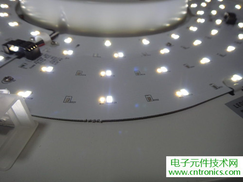 高端大氣上檔次!智能遙控調光LED吸頂燈拆解