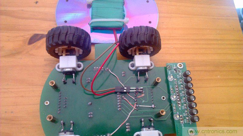 牛人力作!PCB版藍牙智能小車DIY