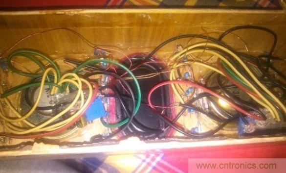 組裝，調試，安裝吸音棉