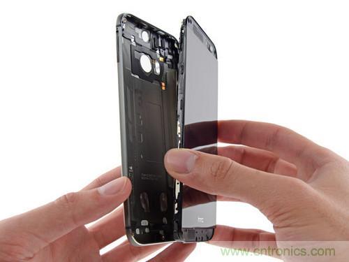 牛人強拆!新HTC One(M8)真機精密做工難修理