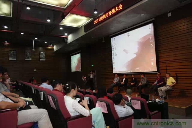 圖8：劉杰博士主持高端對話，嘉賓包括可穿戴領(lǐng)域開拓者陳東義教授，中科院深圳先進(jìn)院產(chǎn)業(yè)處處長，機(jī)器人協(xié)會秘書長畢亞雷，可穿戴聯(lián)盟副秘書長姜文軍，太火鳥深圳總經(jīng)理張翀，機(jī)智云CTO劉琰等。