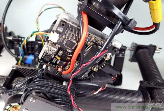 攝影發(fā)燒友:想要相機穩(wěn)如雞頭,學我DIY自平衡相機穩(wěn)定器