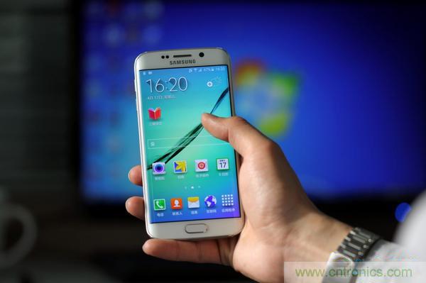 三星S6 Edge+拆解：比S6 Edge加在哪里？