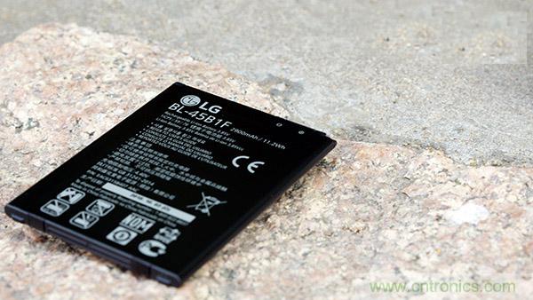 業界良心 LG V10 評測:剛毅、冷峻，不失人性化