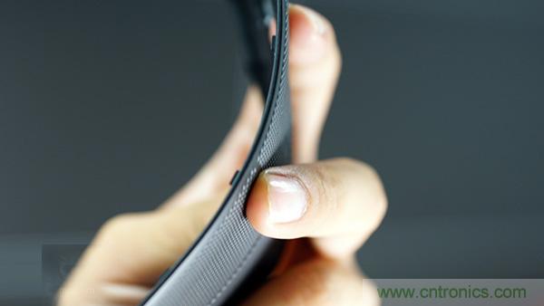 業界良心 LG V10 評測:剛毅、冷峻，不失人性化