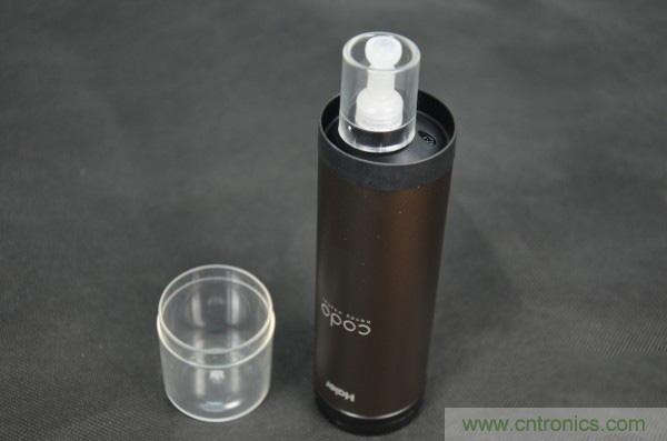 只有奶瓶大小的閃電去漬小神器 &mdash;&mdash;海爾咕咚手持式洗衣機