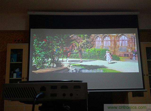 無屏電視時代已然來臨，客廳你做好準備了嗎？