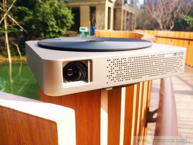 無屏電視時代已然來臨，客廳你做好準備了嗎？