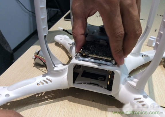 真飛機(jī)拆不著，那就來拆拆無人機(jī)&ldquo;鼻祖&rdquo;大疆吧！