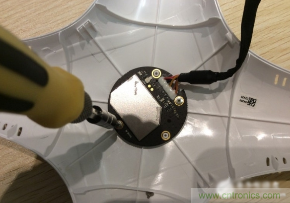 真飛機(jī)拆不著，那就來拆拆無人機(jī)&ldquo;鼻祖&rdquo;大疆吧！