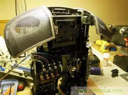 廢舊收音機如何變身成酷炫機器人？