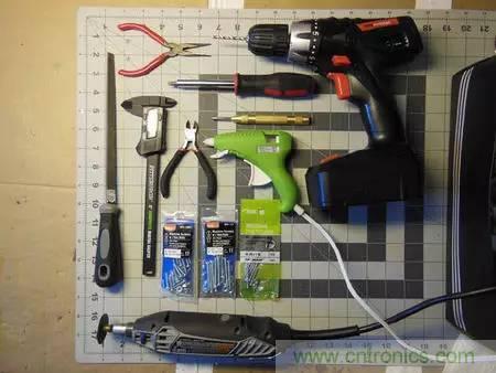 廢舊收音機如何變身成酷炫機器人？