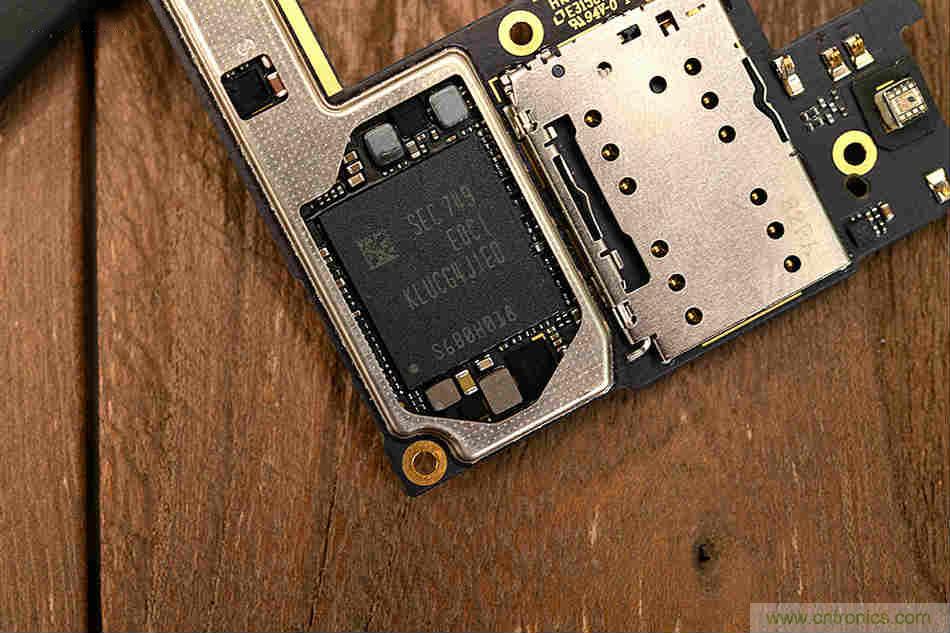 拆解魅族15 Plus:玩轉了新概念,但其工藝究竟如何?