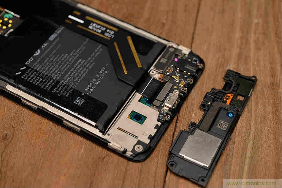 拆解魅族15 Plus:玩轉了新概念,但其工藝究竟如何?