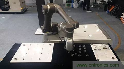 &ldquo;互聯(lián)網(wǎng)+&rdquo;博覽會(huì)&mdash;助力智能機(jī)器人發(fā)展，實(shí)現(xiàn)智能制造