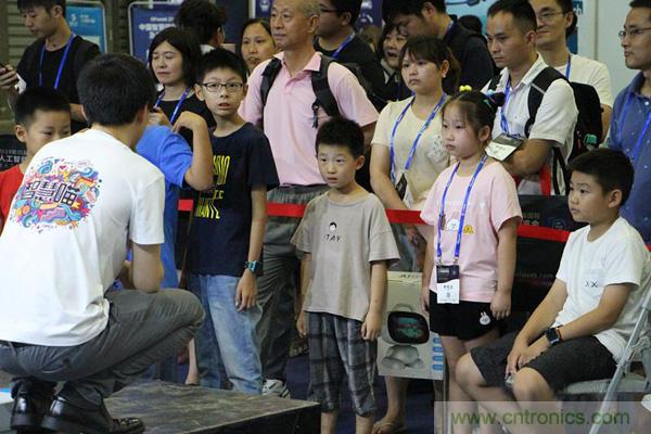 WAIE大戰(zhàn)&ldquo;利奇馬&rdquo;，3萬真粉如約駕臨&ldquo;WAIE 2019第四屆上海國際人工智能展覽會(huì)&rdquo;