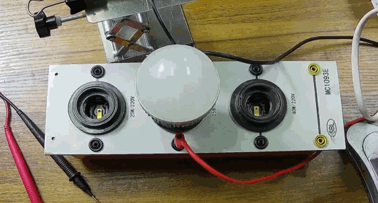 電燈泡內通有交流電,為什么看不到燈泡在閃爍?